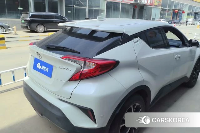 Toyota C-HR id 4261985 из Китая 8