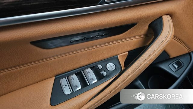 BMW 5 Series (G30) id 4864513 из Кореи 8