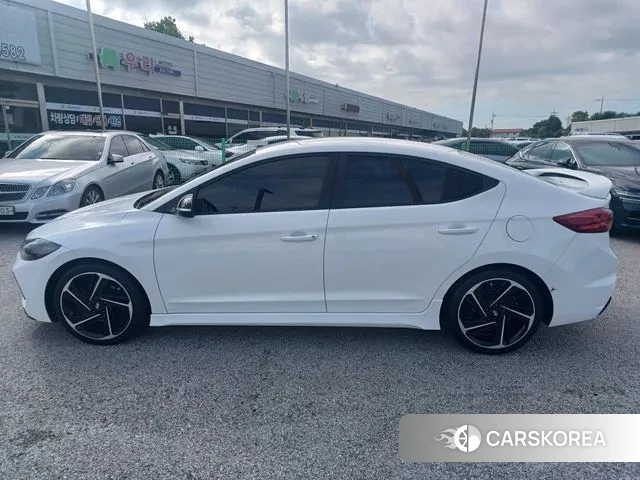 Hyundai Avante AD id 3098272 из Кореи 8