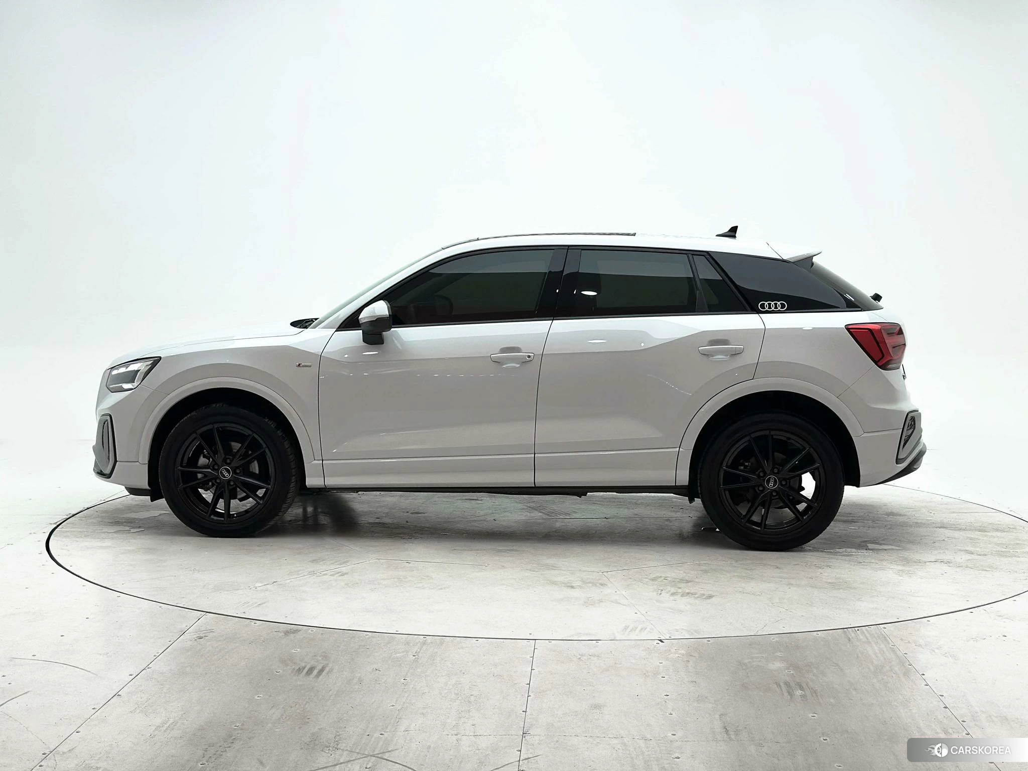 Audi Q2L id 4479618 из Китая 8