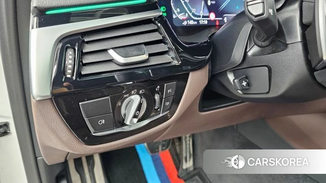 BMW 5 Series (G30) id 4711104 из Кореи 8
