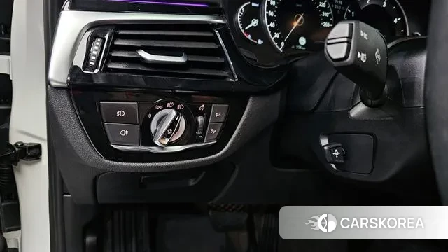 BMW 5 Series (G30) id 3060980 из Кореи 8