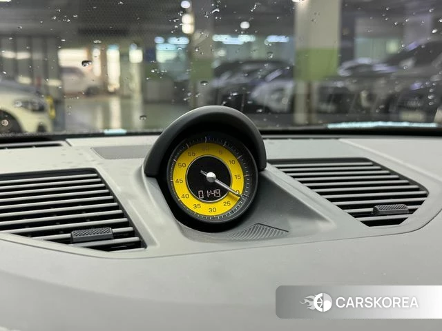 Porsche 911(992) id 4618802 из Кореи 8