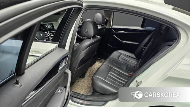 BMW 5 Series (G30) id 4197047 из Кореи 8