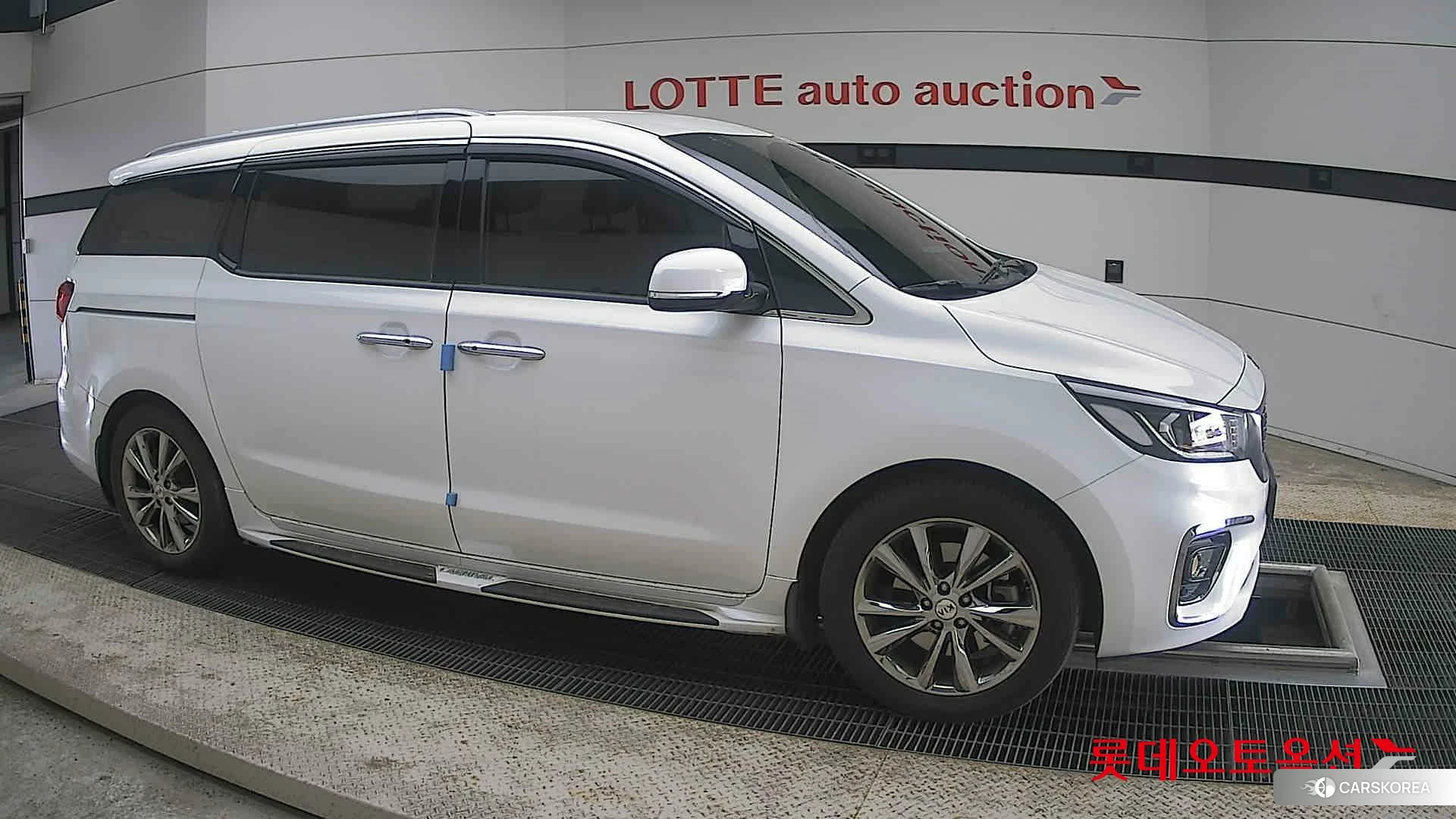 Kia Carnival id 4289554 из Кореи 8