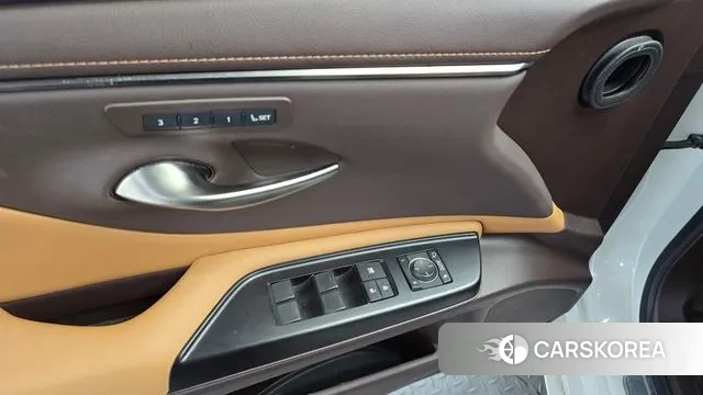 Lexus ES300h 7th generation id 3013409 из Кореи 8