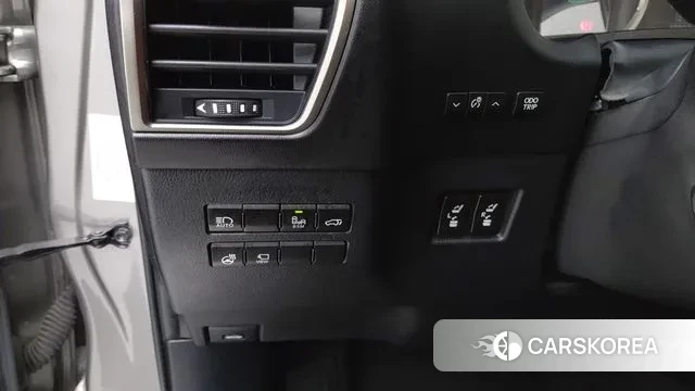 Lexus NX300h id 3567258 из Кореи 8