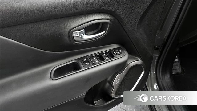 Jeep Renegade id 3953571 из Кореи 8