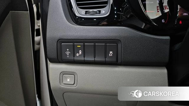 Kia All New Carnival id 4508744 из Кореи 8