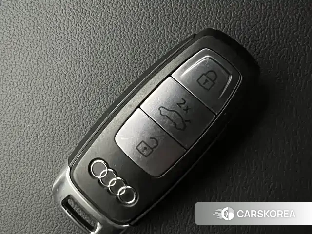 Audi A6L id 4553814 из Китая 8