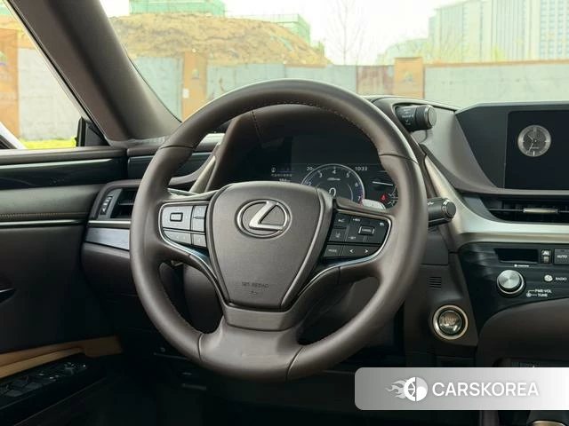 Lexus ES id 4279098 из Китая 8