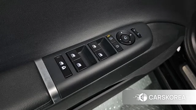 Hyundai Grandeur (GN7) id 3769905 из Кореи 8