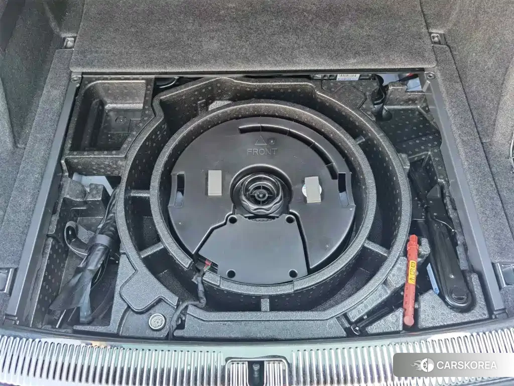 Audi Q5L id 4629461 из Китая 8