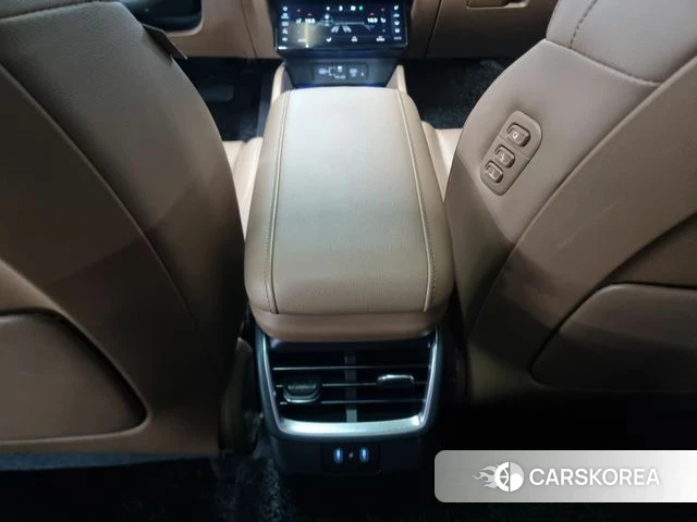 Hyundai Grandeur (GN7) id 4360955 из Кореи 8