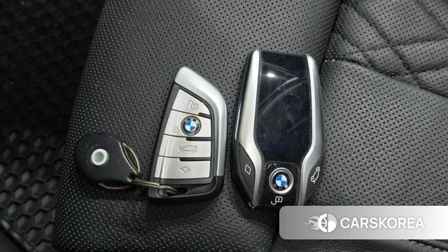 BMW 5 Series (G30) id 4906646 из Кореи 8