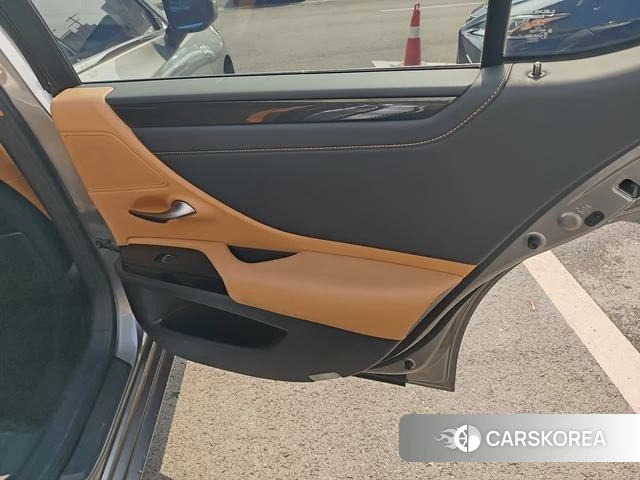 Lexus ES id 3908444 из Китая 8
