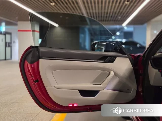 Porsche 911(992) id 3354936 из Кореи 8