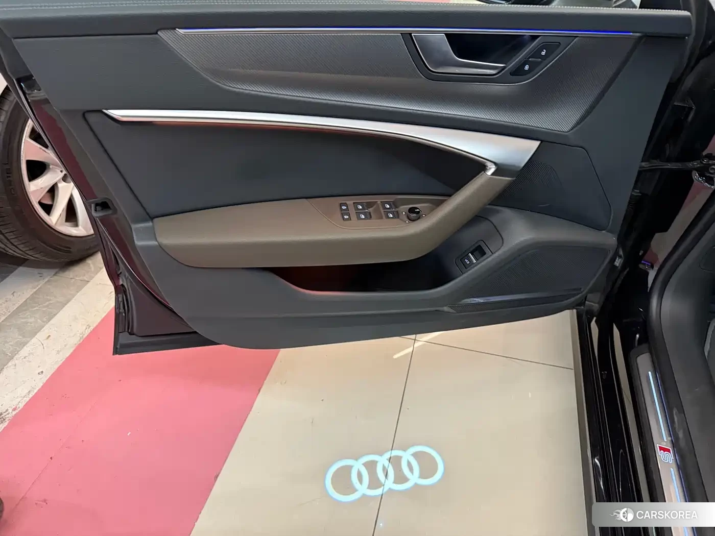 Audi A7L id 4545628 из Китая 8