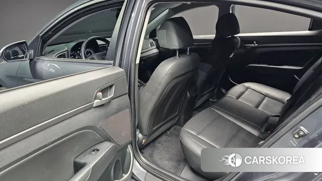 Hyundai Avante AD id 3647209 из Кореи 8