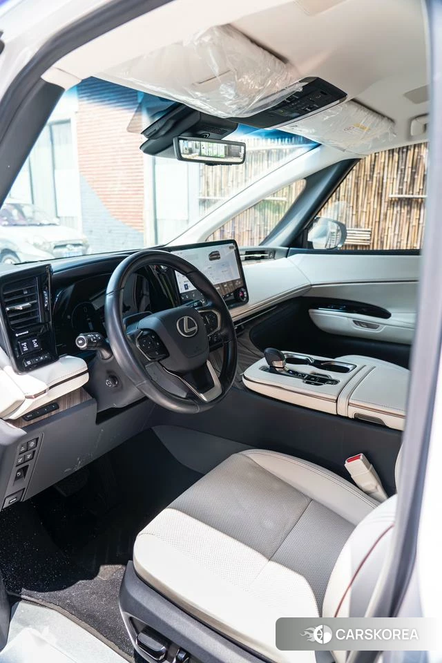Lexus LM id 4329247 из Китая 8