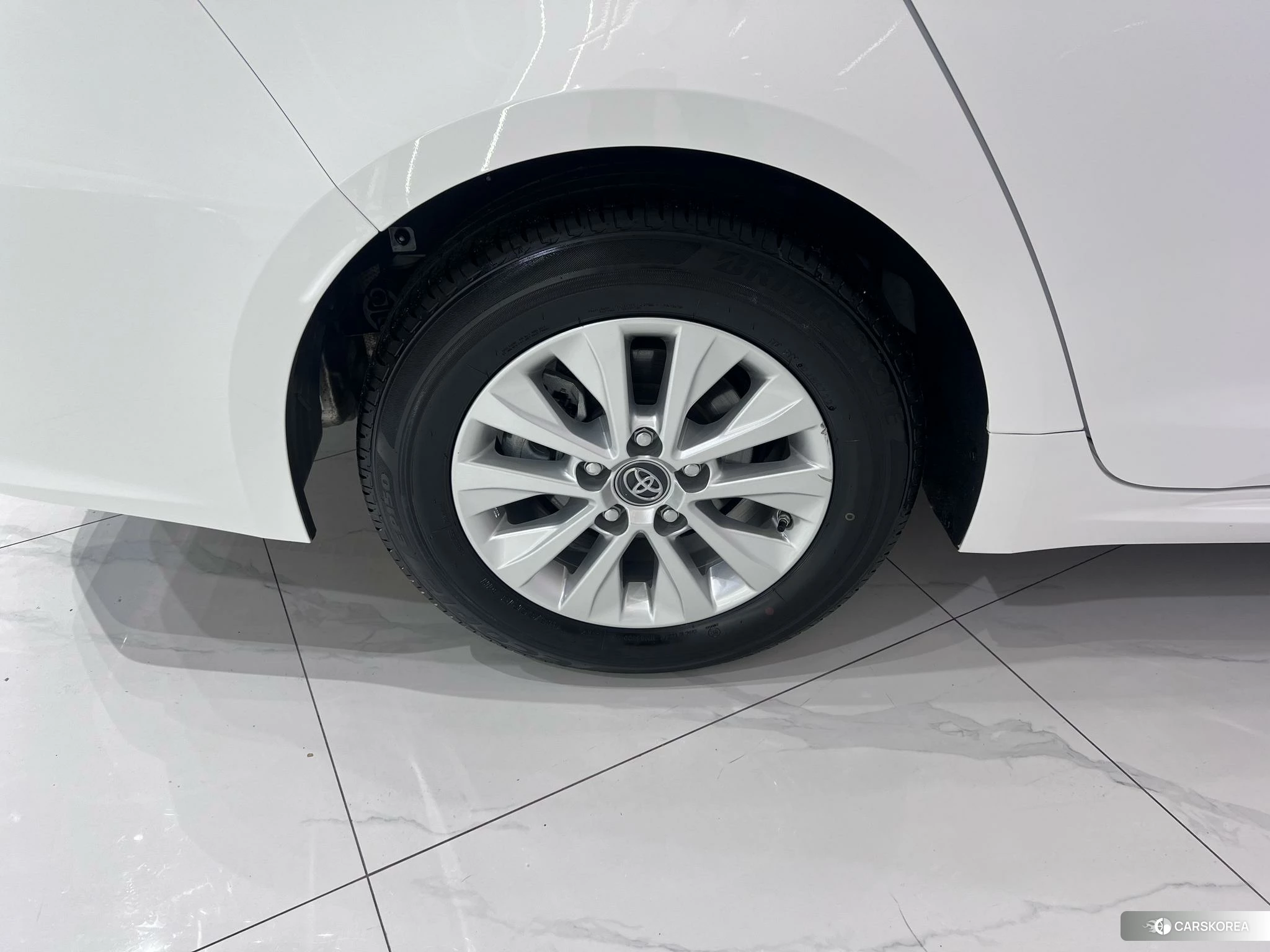 Toyota Corolla id 4473428 из Китая 8