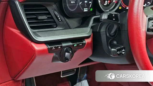 Porsche 911(992) id 3373946 из Кореи 8