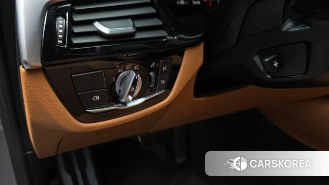 BMW 5 Series (G30) id 3860080 из Кореи 8