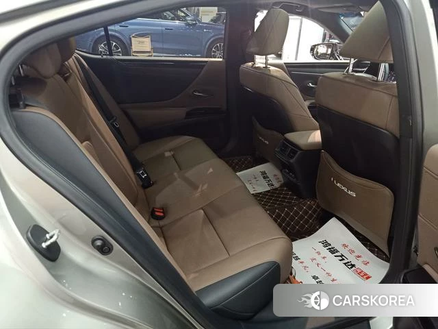 Lexus ES id 4298127 из Китая 8