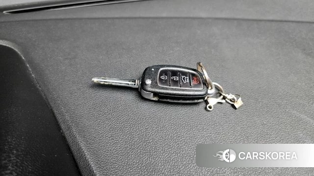 Hyundai Avante AD id 4286008 из Кореи 8