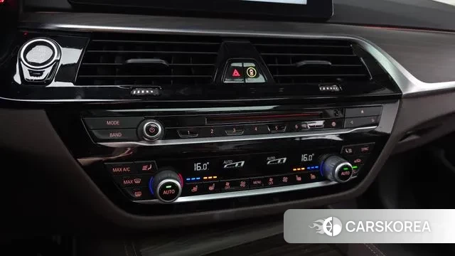 BMW 5 Series (G30) id 2991343 из Кореи 8