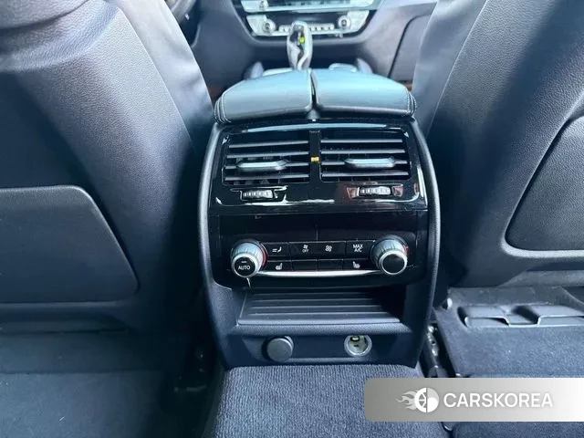 BMW 5 Series (G30) id 3439616 из Кореи 8