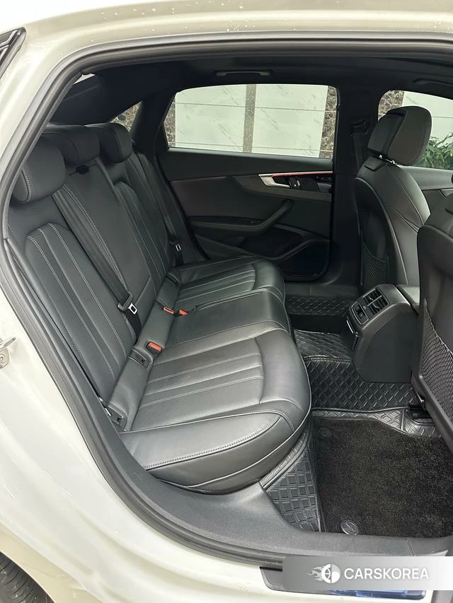 Audi A4L id 4367391 из Китая 8