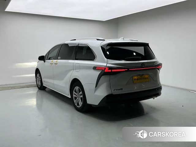 Toyota Saina id 4272875 из Китая 8