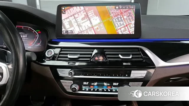 BMW 5 Series (G30) id 3378294 из Кореи 8