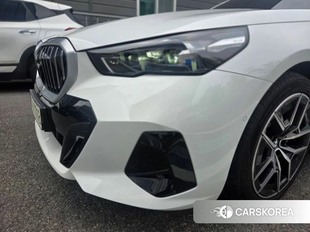 BMW 5 Series (G60) id 4533567 из Кореи 8