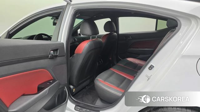 Hyundai Avante AD id 3814591 из Кореи 8