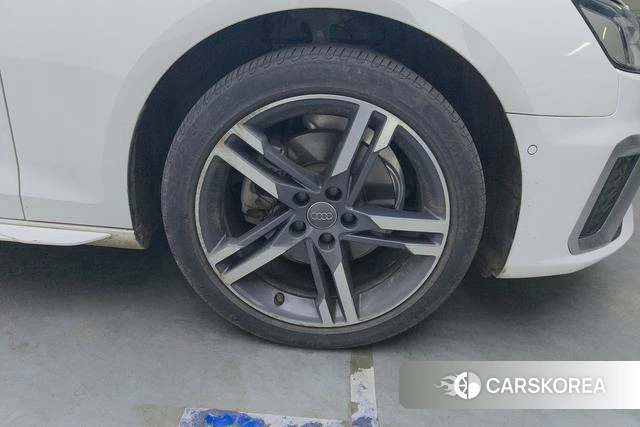 Audi A4L id 4235874 из Китая 8