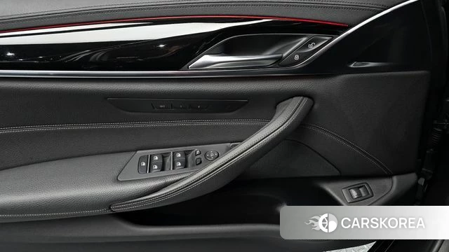 BMW 5 Series (G30) id 3808192 из Кореи 8