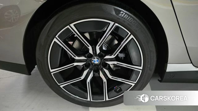 BMW 7 Series (G70) id 3825664 из Кореи 8