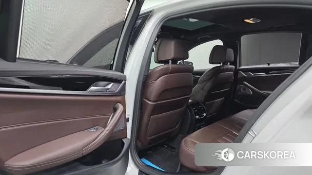 BMW 5 Series (G30) id 3650188 из Кореи 8