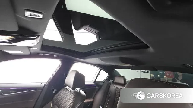 BMW 5 Series (G30) id 3487743 из Кореи 8