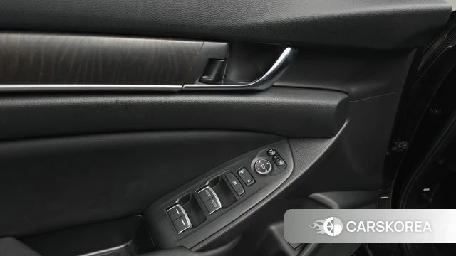 Honda Accord 10th Generation id 3886156 из Кореи 8