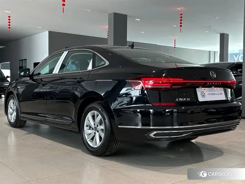 Volkswagen Passat id 4583692 из Китая 8