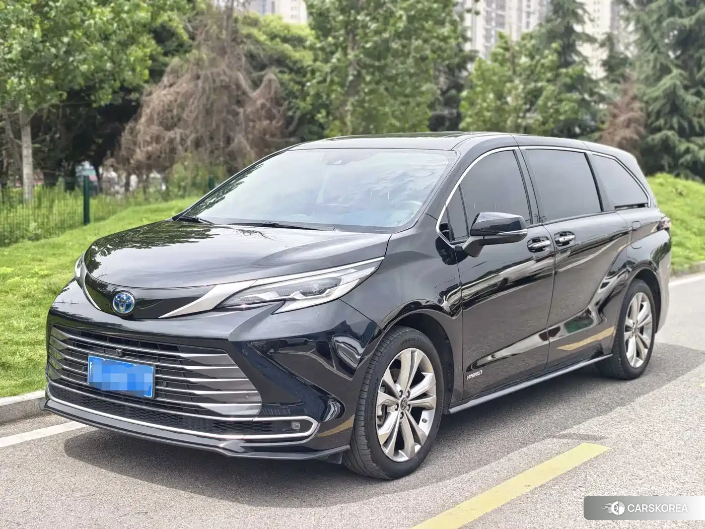 Toyota Sienna id 4576919 из Китая 8