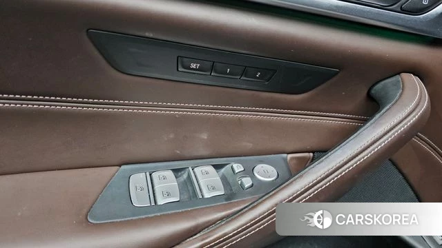 BMW 5 Series (G30) id 4397411 из Кореи 8