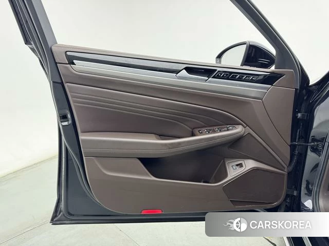 Volkswagen Huiang id 4258582 из Китая 8