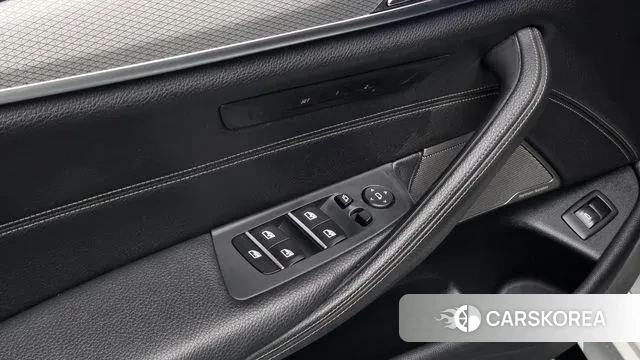 BMW 5 Series (G30) id 3541778 из Кореи 8