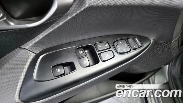 Hyundai Veloster (JS) id 2876780 из Кореи 8