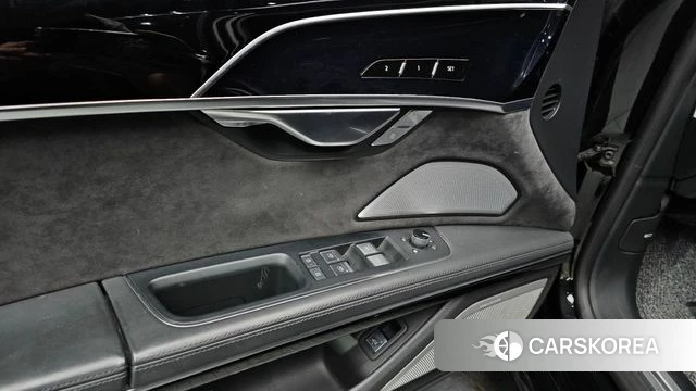 Audi A8 (D5) id 3843601 из Кореи 8