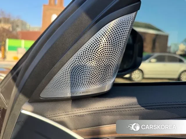 BMW 5 Series (G30) id 3732822 из Кореи 8